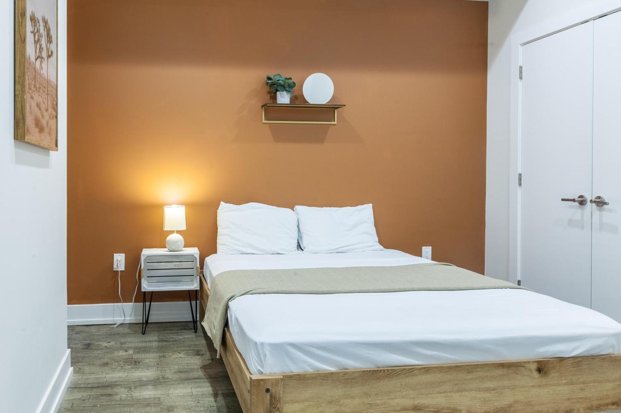 Apartment Comfy 3bed3bath,wkingbeds,sleeps8